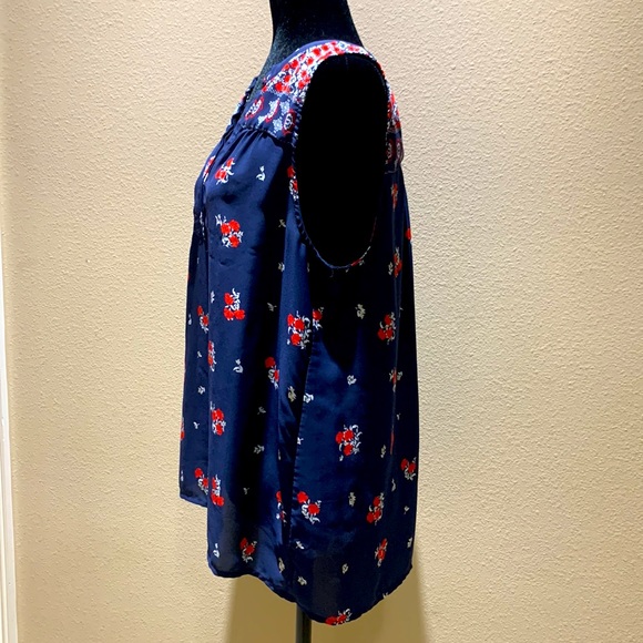 👚 Navy sleeveless blouse 👚 - Picture 2 of 5